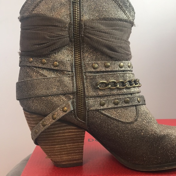 Not Rated 'Glitzy Trio' Ankle Boot. - Picture 10 of 11